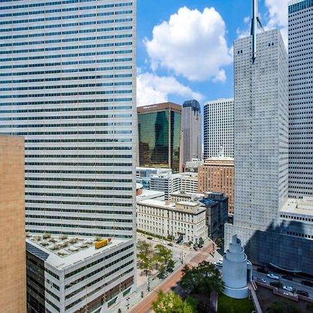 26Th Fl Bold Cozysuites With Pool, Gym Dallas Bagian luar foto