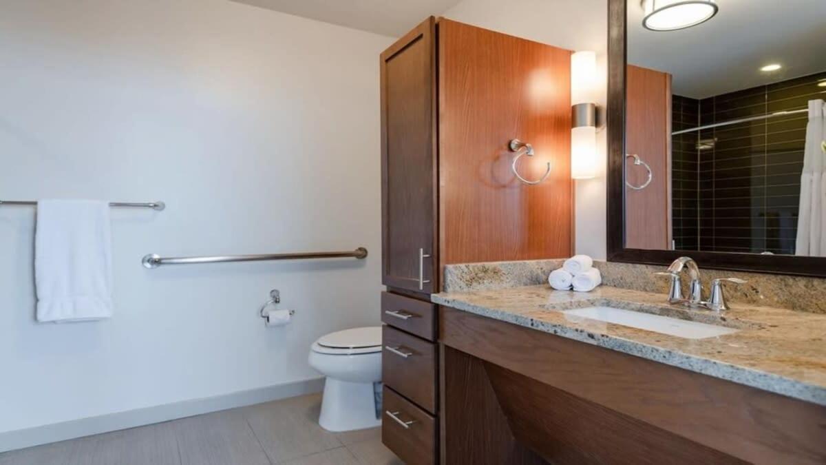 26Th Fl Bold Cozysuites With Pool, Gym Dallas Bagian luar foto