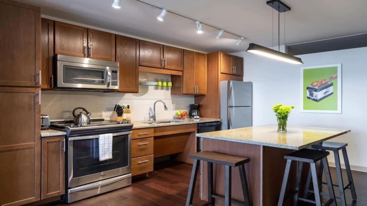 26Th Fl Bold Cozysuites With Pool, Gym Dallas Bagian luar foto